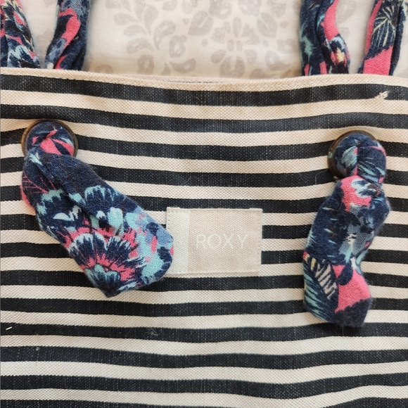 Roxy Beach Bag - Picture 2 of 6